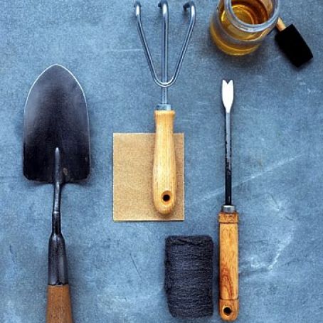Restoring Garden Tools
